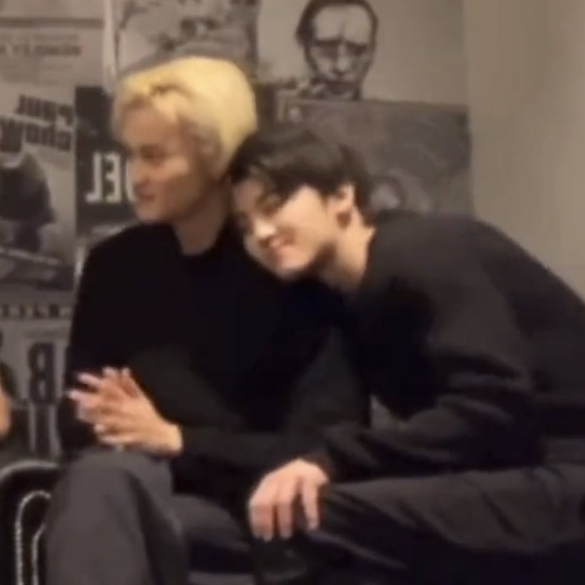 ellie 🐻💚 tweet media