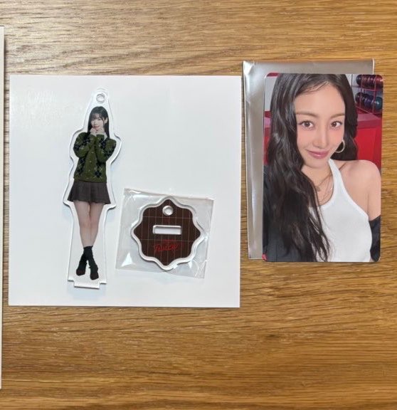 t_o_tzuyu9's tweet image. TWICE THIS IS FOR グッズ交換
アクスタ、1万特典トレカ
【 譲 】 画像 アクスタ ダヒョン
                   特典トレカ ジヒョ
【 求 】 同種 ツウィ

4/28 国立手渡し交換希望です

#TWICE
#TWICE交換
#THISISFOR 
#ツウィ