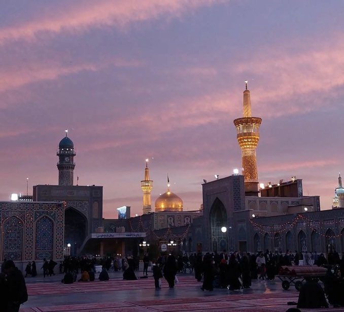 aamir_110__'s tweet photo. Speak Softly, For In The Sahn-e-Shifa Some Remedy For The Pain Of The Heart Is Being Prepared😩💛 https://t.co/4hNkPSVQgO