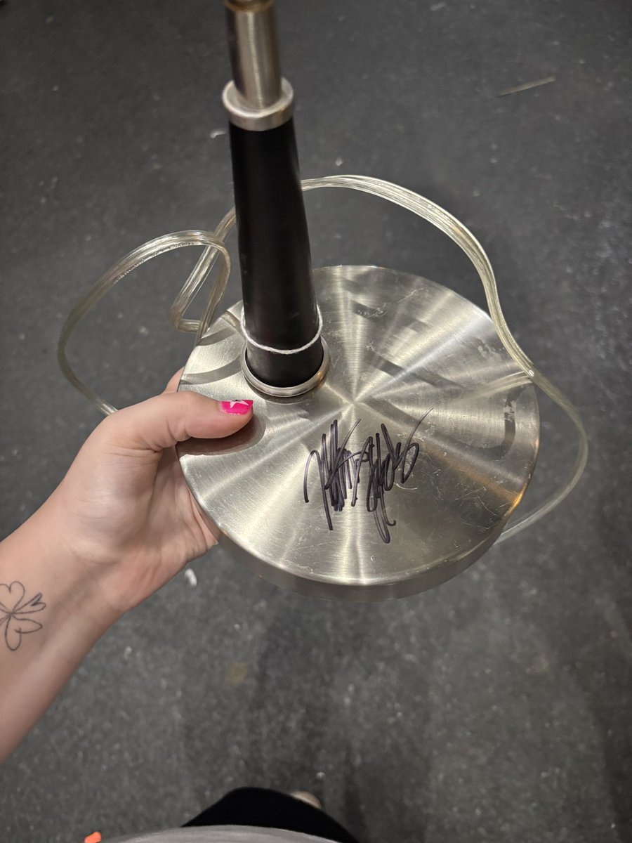 playpalmreader's tweet photo. okay thank u for the lamp @microwaveatl https://t.co/EBGe2xbWDv