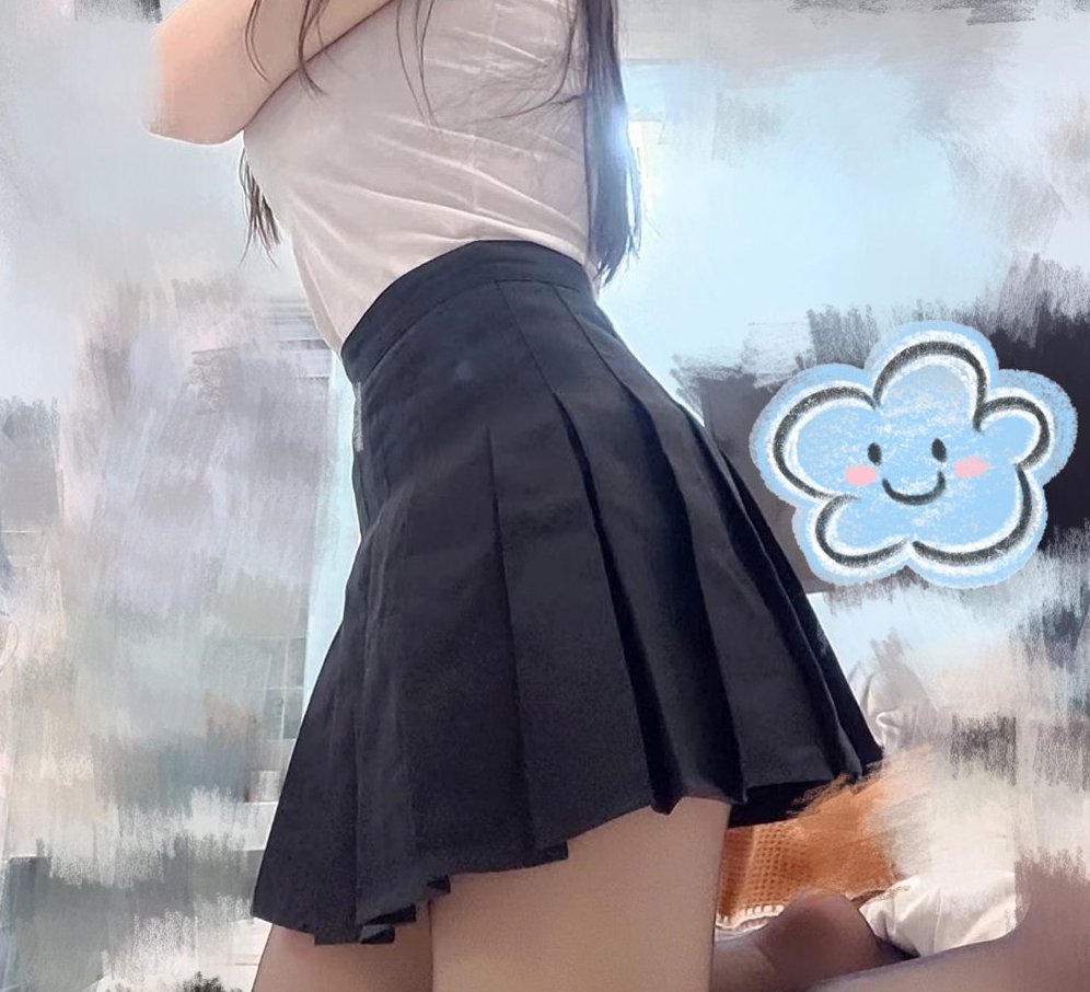 デカ女 tweet media