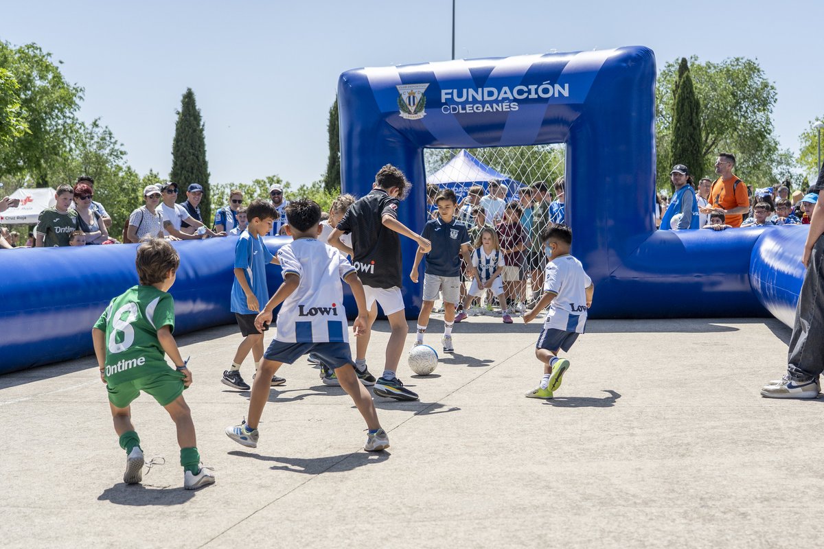 CDLeganes's tweet photo. Cabeza arriba y a levantarse. En esta ciudad se siente al Lega desde pequeños. 

5 Finales. A por ellas. https://t.co/7D9RUweKRH