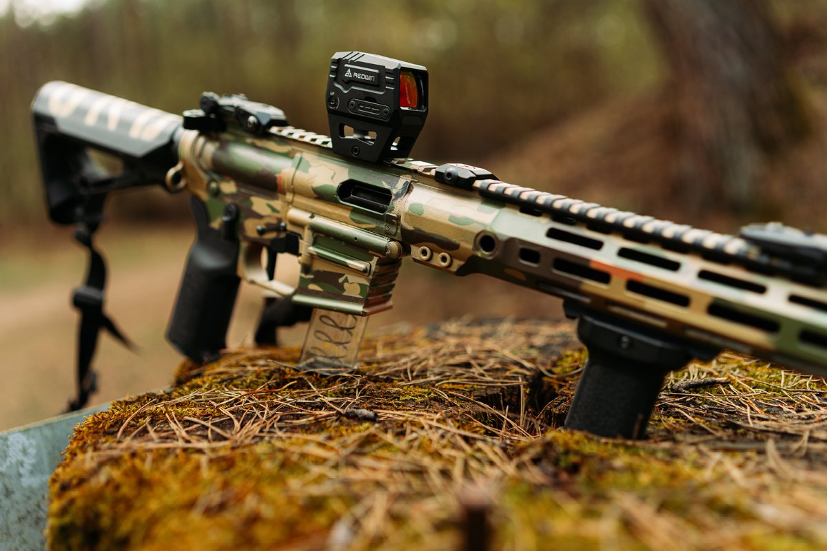 RedWinOptics's tweet photo. Elevate your optic setup with the Cobra Max Pro Series.
Available in MTR &amp; 3MOA, newly launched MTR G green dot reticle version this month.
Featured with 29×22mm large window size, enclosed LED emitter, solar power supply and over 50,000 hours long battery life. https://t.co/z4TocLkUUz