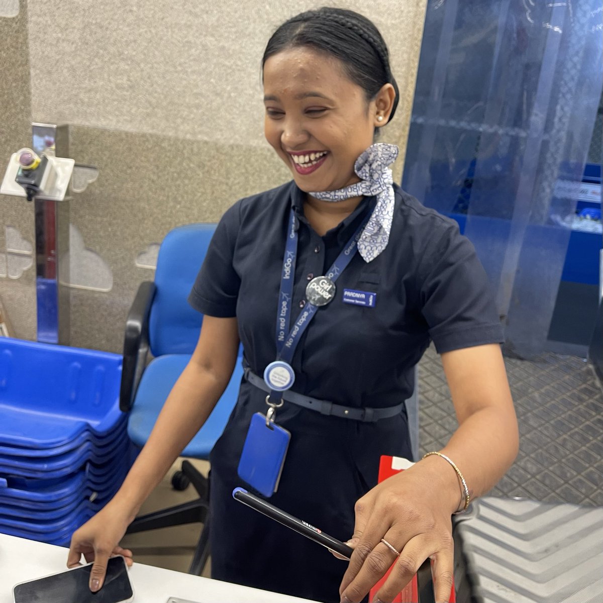 VermaKiran's tweet image. I am sorry Pradnya!

I was flying from Pune to Kochi to see my childhood friend, it was around 11:30 pm and I had my flight at around 3 am.

Last night there was a plane accident at Pune airport so there was chaos everywhere and the longest queue at #IndiGo counter ever seen.