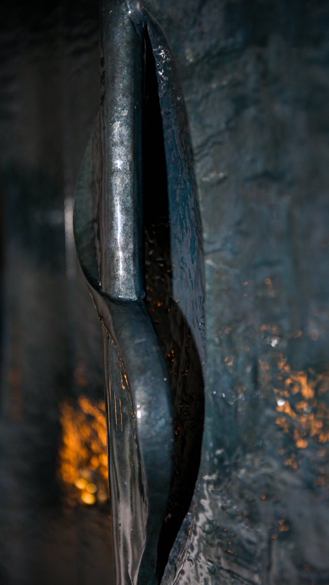 ArtVantis's tweet image. Your entrance should make a statement.
Shunlang doors:
Cast aluminum structure
Copper fusion exterior
Built for villas &amp;amp; estates
Elegance that lasts.
#ArchitecturalDesign #EntryDoors