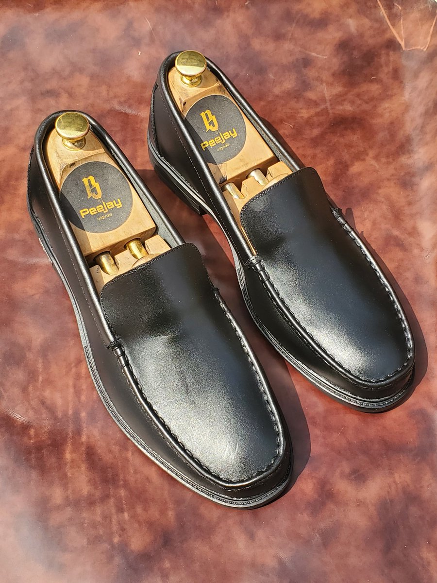 OriginalPeejay's tweet photo. Let's make this week productive.
Handmade Driving Loafers carefully crafted with authenticity and precision.
Price 45k
Free delivery within JOS PLATEAU STATE #proudlymadeinjos #peejayoriginals #peejayfootwears #josshoemakers #handmadeshoes #shoemaker #shoemaking #madeinjos https://t.co/6FhOwQ7sTR