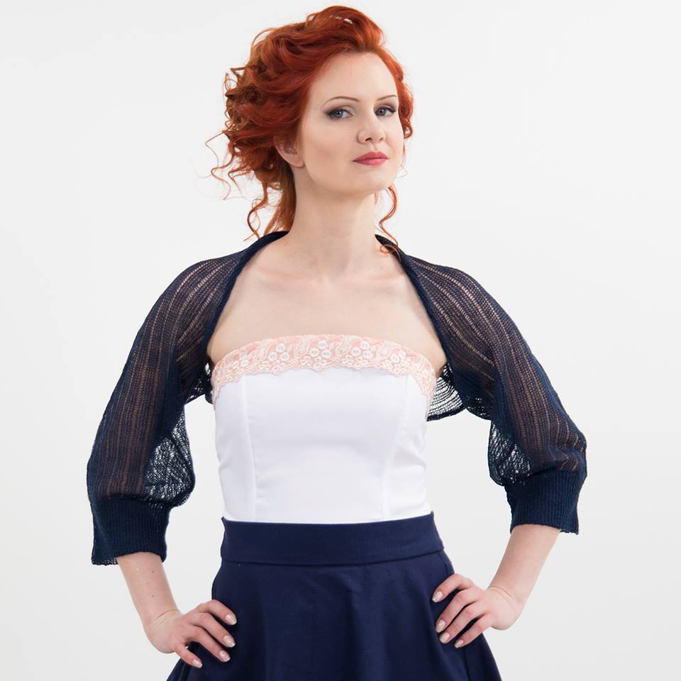 SuperSoftKnits's tweet image. Handmade linen boleroLightweight, breathable, and effortlessly elegant — perfect for for special occasions or everyday wear. #linen #bolero #handmade #linenstyle #womensfashion #minimalstyle #summerlayering #etsyshop #linenknitwear 

shorturl.at/HXsEc