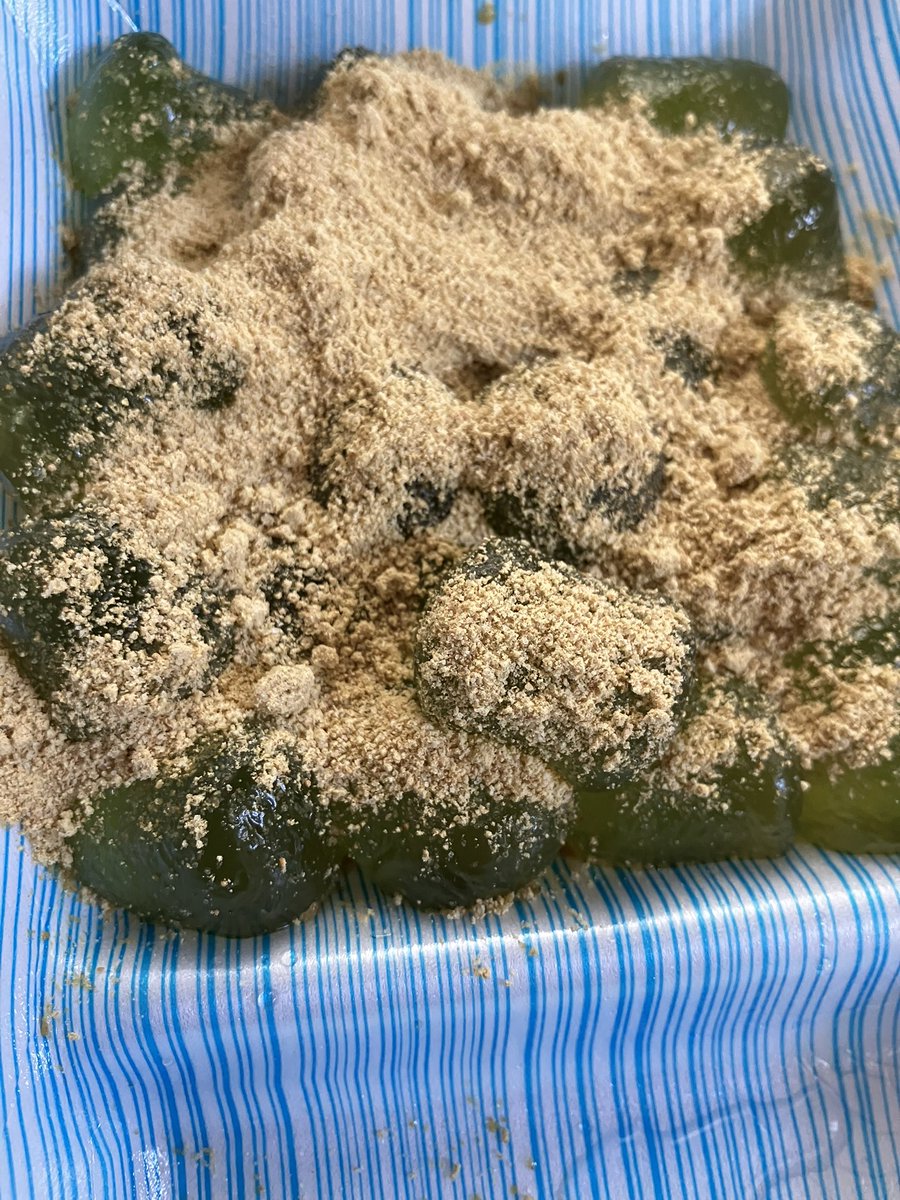 わらび餅食べる
80円くらいで買えた、安い
#わらび餅 #明日香食品 #おやつ