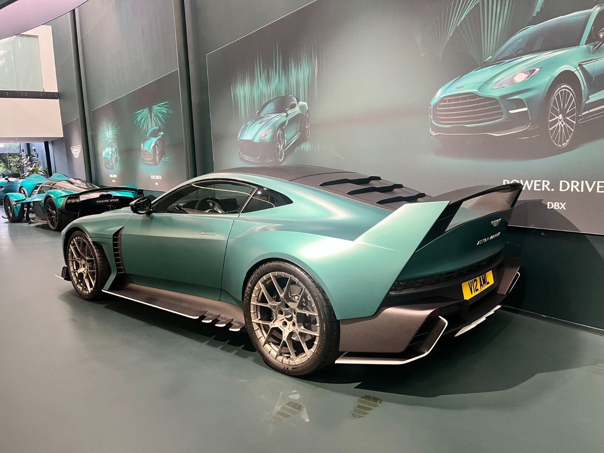 HWM_AstonMartin's tweet image. These special guests were relaxing in the lineup at the factory on our recent visit…

It’s always incredibly special visiting the factory, as you never know what’s going to be waiting for you when you walk through the door!

#valiant #valkyrie #astonmartin