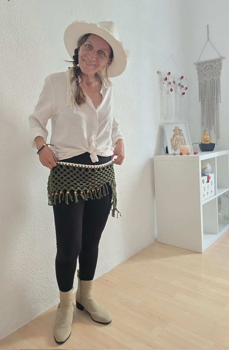 LuDeMacrameGirl's tweet image. Visita mi tienda Etsy de Macramé estilo Bohemio, todo hecho a mano Artesanalmente: Vestidos, Chalecos, Faldas, Bolsos, Sombreros Decorativos, Hamacas Colgantes para Mascotas, Decoración para el hogar... #Etsy #macrame #bohostyle #artesanal #handmade
 luthemacramegirl.etsy.com