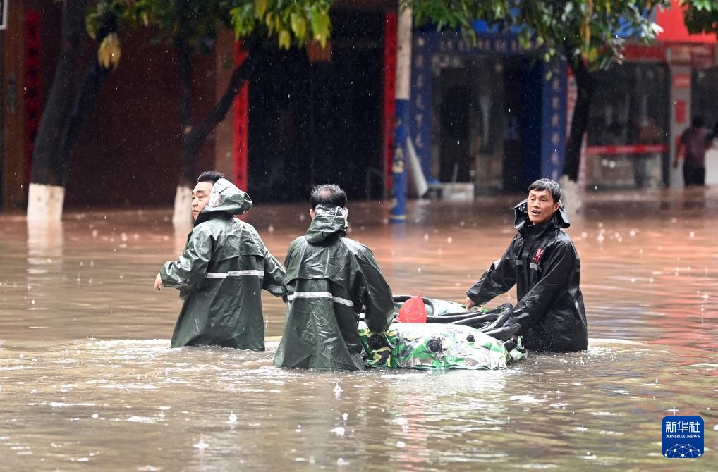ShutterLife888's tweet image. 广西钦州遭遇强降雨天气。
Heavy rain hits Qinzhou, Guangxi. #Rainfall
