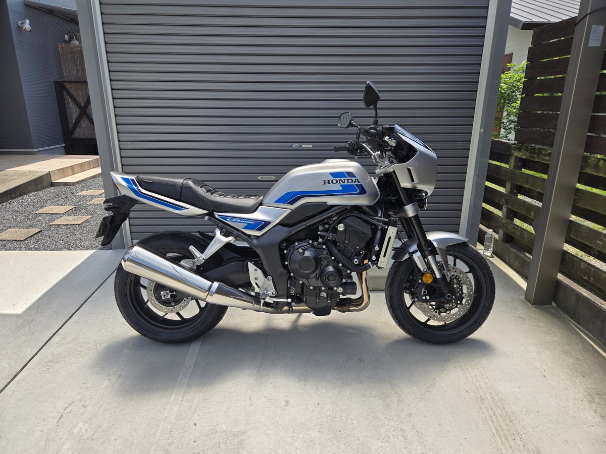 Dmaeda1's tweet photo. 納車しました。
#HONDA #cb1000f #sc94 https://t.co/CgHg4bzURJ