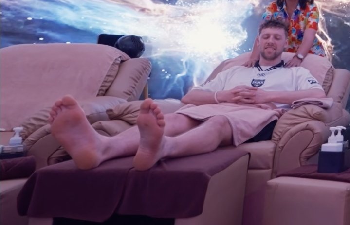 Feet Of CelebZ tweet media