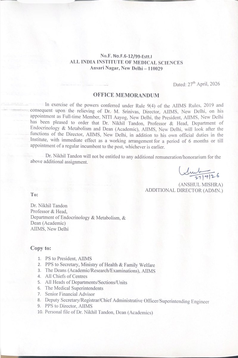 AnujaJaiswalTOI's tweet image. AIIMS Delhi gives additional charge of #Director to Dr #NikhilTandon, head of Endocrinology &amp;amp; Metabolism, after Dr M Srinivas moves to NITI Aayog. Effective immediately for 6 months or till a regular appointment. #aiimsdelhi @timesofindia
