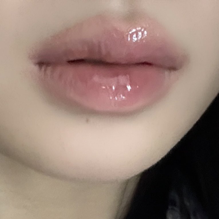 so_ills's tweet photo. #협찬 

힌스 미러 듀 글로스 언노운

이렇게 뮤트 잘하면 사랑할 수밖에 없어짐.. https://t.co/nSA8MJrCEk
