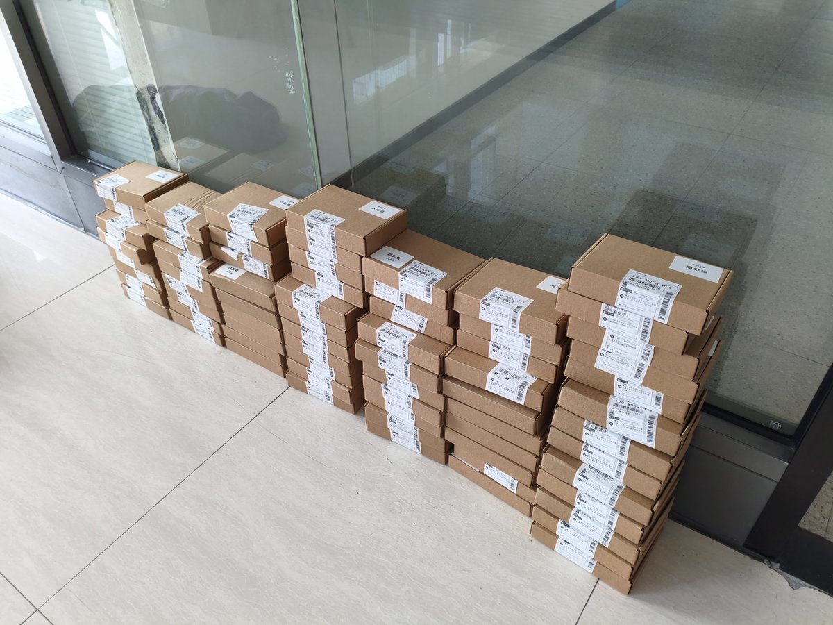 文创·干爆单了也烦恼，包装包到手麻，产能也跟不上。叹气~