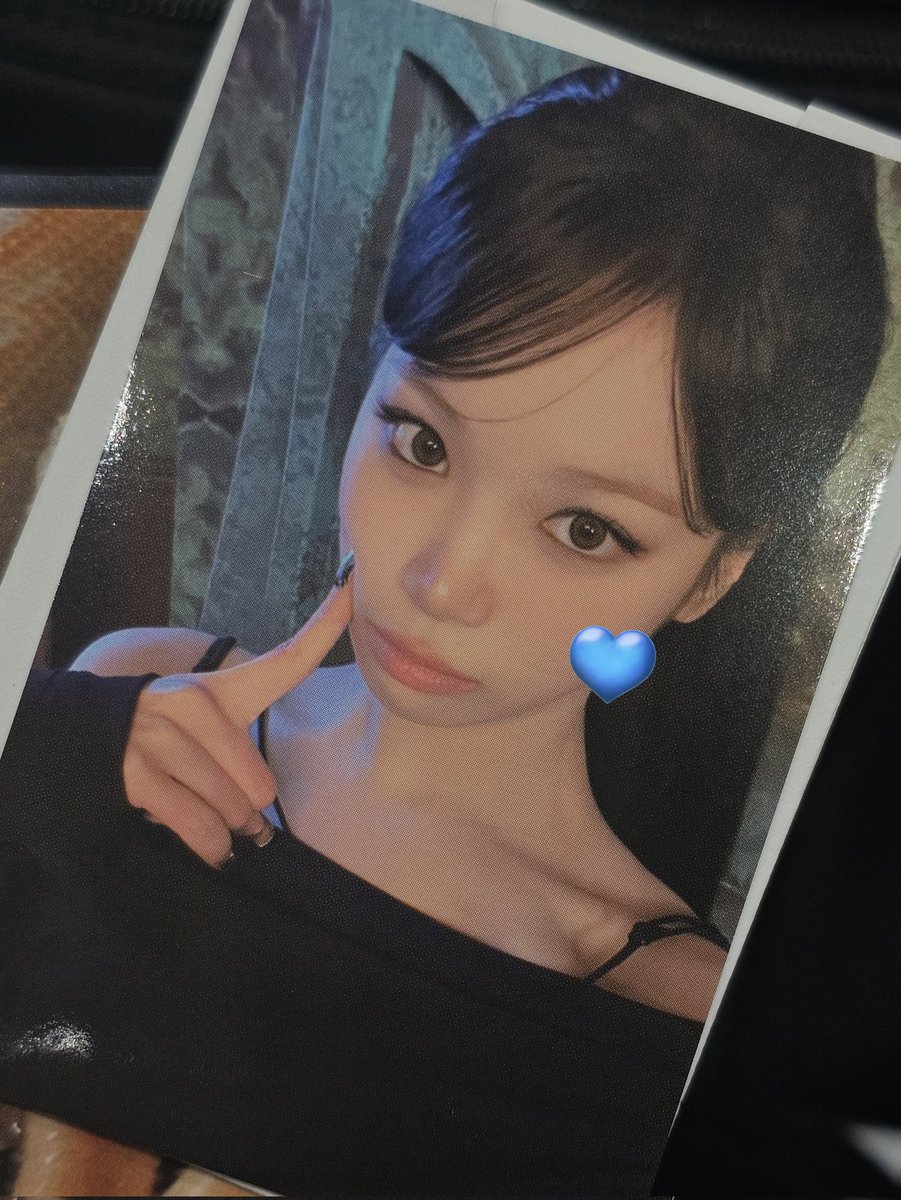 xee_3240's tweet photo. 260427 르세라핌 엠카사녹
오늘 의상 역대급 예쁜거 축하해 빨리 목요일 왔으면..!! 
커피차랑 자매즈픽 케이크 고마워 잘 먹을게 🩵🩵
#TimeToCelebrate https://t.co/Xhhj3w27ZU