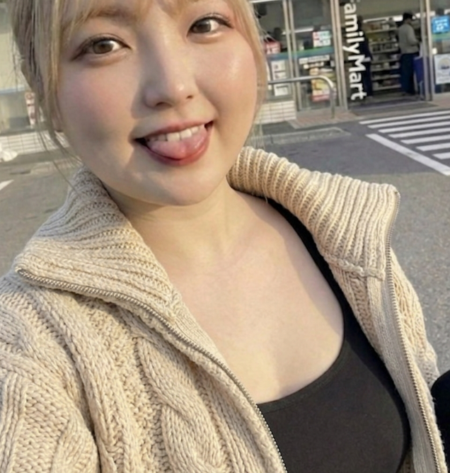 豚ギャルが彼女ってどう？？

汗臭いかもだけど基本なんでもするよ