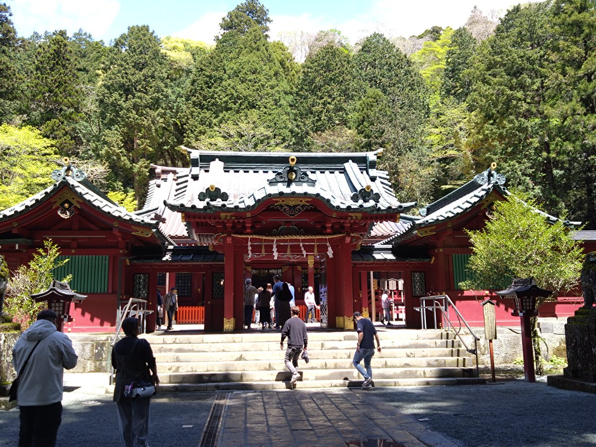 Kaoru3052's tweet photo. 今日は急遽午後休になったので、芦ノ湖と箱根神社に行ってきた！ https://t.co/XAZ7Gwno44