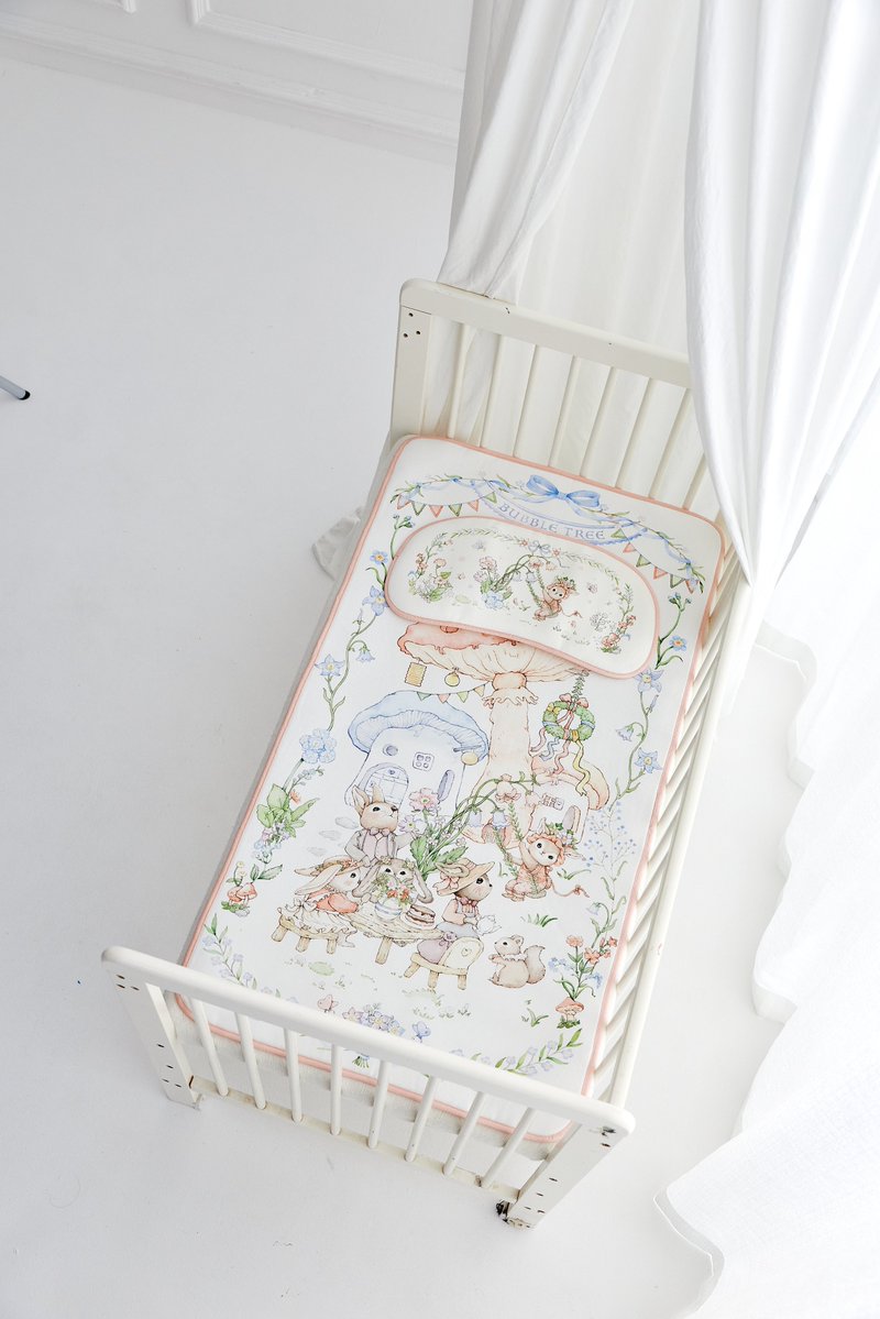 BUBBLETREE138's tweet image. ✨Fairytale patterns adorn the crib, creating a cozy summer sanctuary for your little one.
BUBBLE TREE Exclusive Fairytale Cooling Mat ensures your little one a restful night's sleep.
🌿✨#bubbletree #babyessentials #babyromper