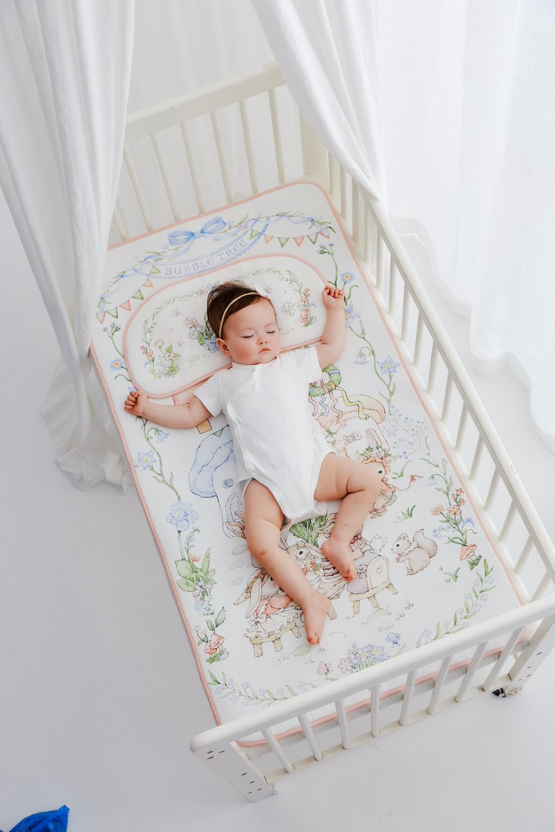 BUBBLETREE138's tweet image. ✨Fairytale patterns adorn the crib, creating a cozy summer sanctuary for your little one.
BUBBLE TREE Exclusive Fairytale Cooling Mat ensures your little one a restful night's sleep.
🌿✨#bubbletree #babyessentials #babyromper