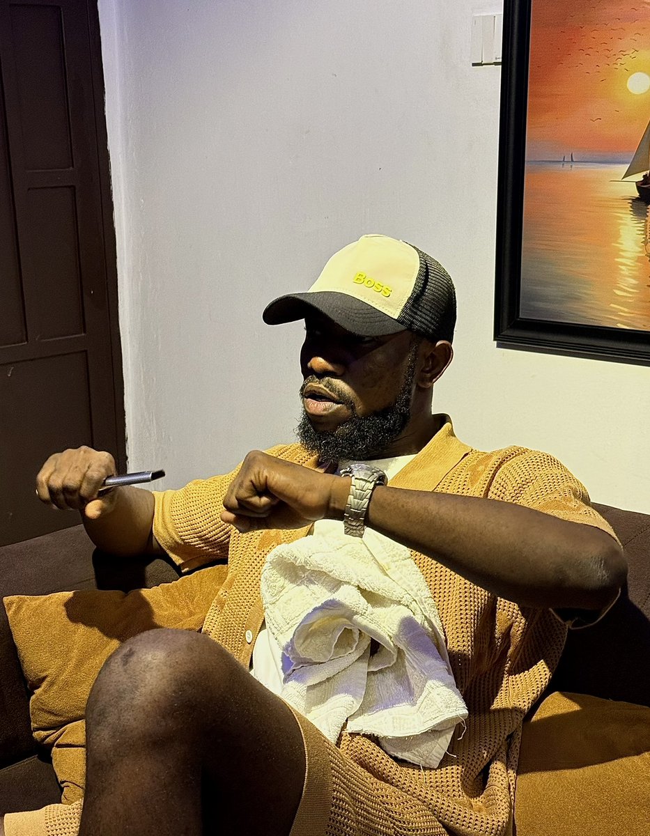 JustKingss's tweet image. I dey sell house o

Wetin you dey sell?