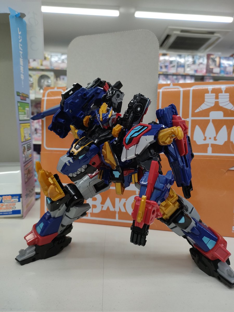 sapporojungle's tweet photo. まもなく韓国でも発売される縮小版レックスカイザーの中国版入荷致しました!
サイズの縮小と関節のクリックが無くなったりすることで単体でのアクションフィギュアとしての遊びやすさに特化した元のレックスカイザーとはまた違う味わいの良さがある玩具です!
#レックスカイザー #Rexkaiser https://t.co/bOVWm2Zqel