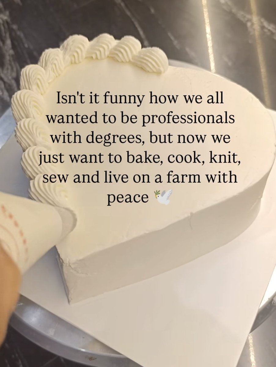 The woman (@tarmeim) on Twitter photo 