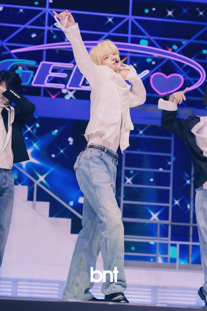 [PRESS] 260427

TWS #SHINYU performing ‘All The Possibilities’ and ‘널 따라가 You, You’ at the ‘NO TRAGEDY’ Media Showcase | Press Photo

#신유 #NO_TRADEGY #TWS #투어스 #247WithUs <a href="/TWS_PLEDIS/">TWS</a>