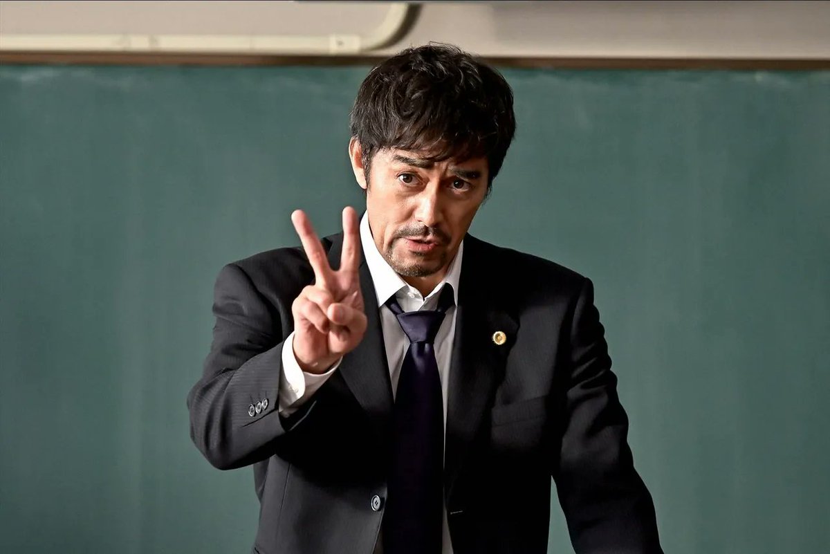 ドラゴン桜から学ぶ「8のマインド」

① まず己を知ることから始めよ。
自分の得意・不得意、性格を理解せずに努力しても、それはただの苦労で終わる

② ルールは頭のいい奴が作っている。
社会のルールは賢い側に都合よくできている。だから学ぶことは、騙されずに生きるための武器になる

③