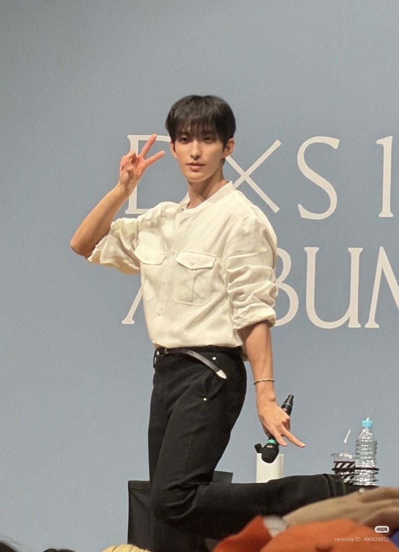 제발 도겸이 양손 동기화 돼서 양손브이하고 있다는 사실을 알아줘