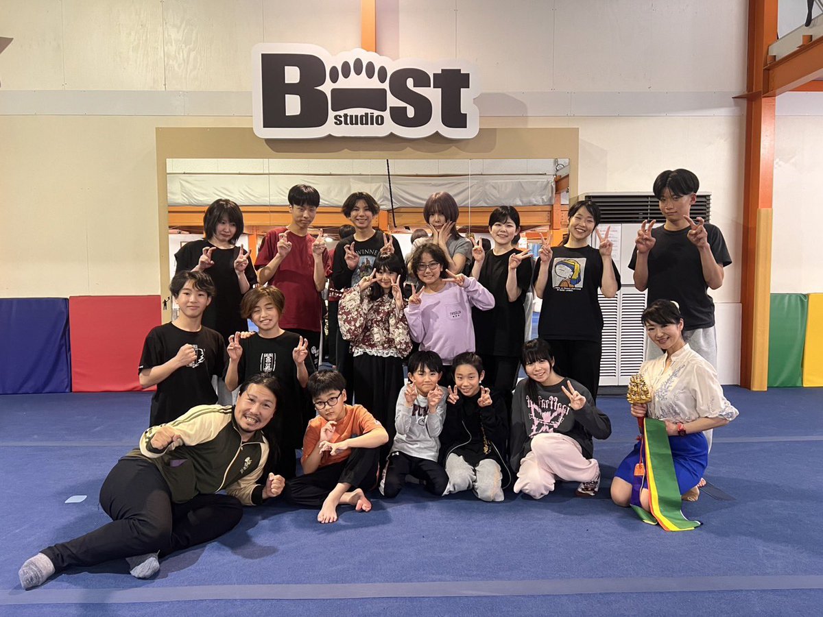 emimayo7's tweet photo. 劇団ビースト旗揚げ公演！
稽古場あったまってます！！！
素敵な公演にするため奮闘中です！！！！
ぜひぜひ見に来ていただけたら嬉しいです🥰

🎭チケットはコチラから！
https://t.co/WTzNbca8IH https://t.co/b8Mvgh7B2D