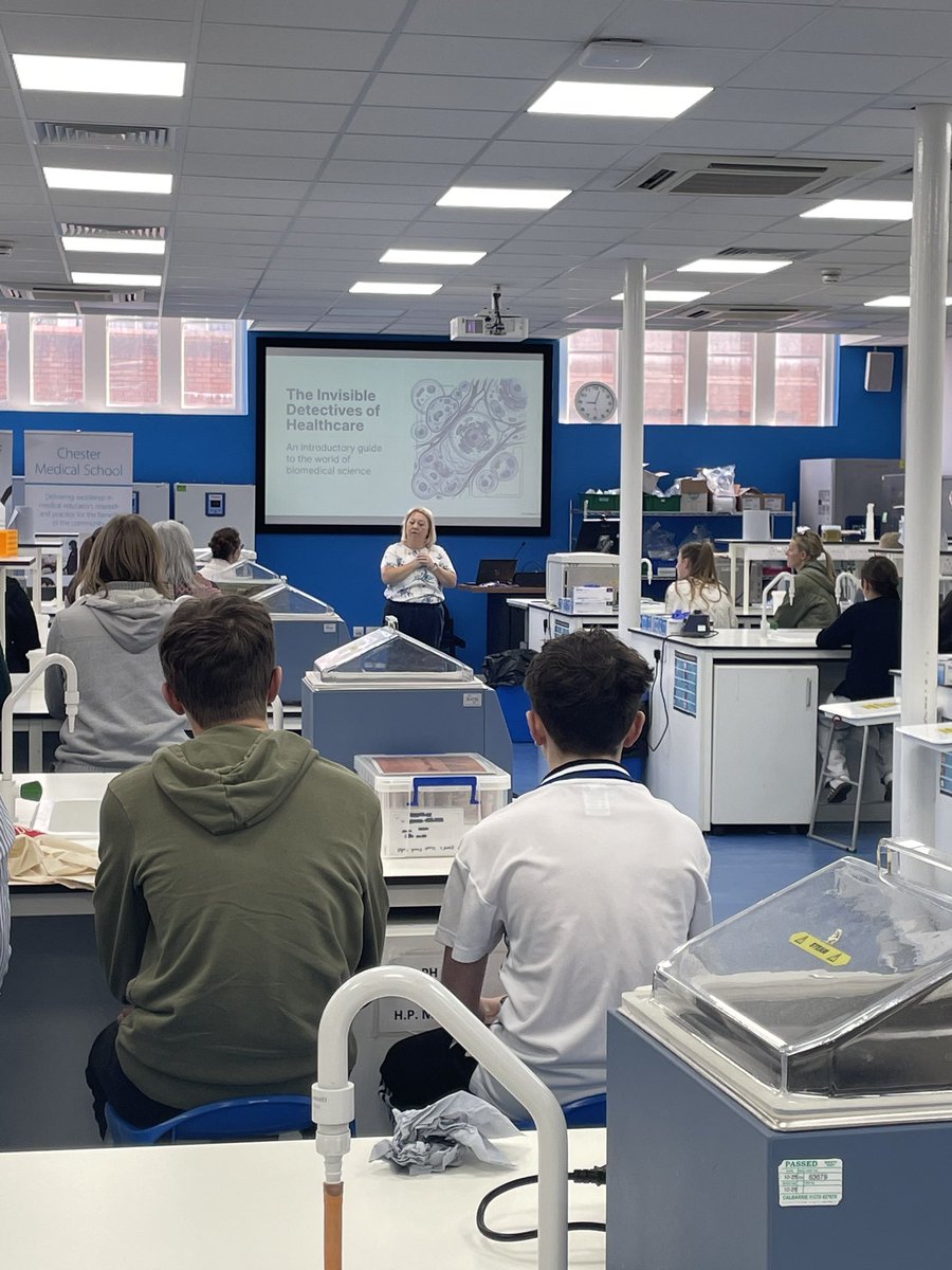 UoCMedSchool's tweet photo. On Saturday we launched our first Saturday Science Club, “The Invisible Detectives of Healthcare”, welcoming 100+ Year 7–11 students into our labs 🔬

We also met our September offer holders, great to see such motivated future students.

A brilliant, sunny day ☀️ https://t.co/2DnDguruh3