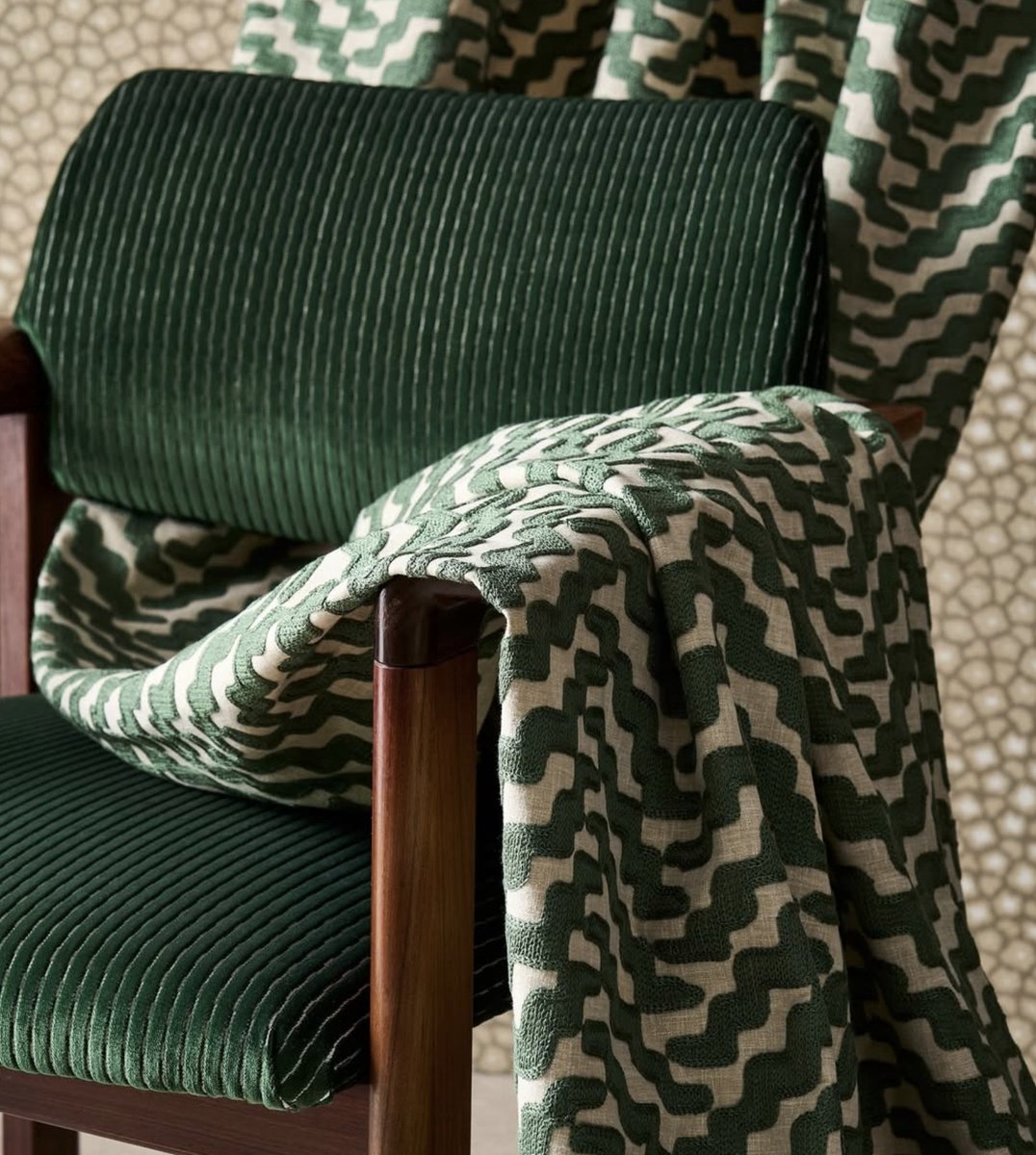 Curtaincraft's tweet image. Spring has a way of drawing us back to nature. Defined Momentum, from Harlequin, captures it through earthy greens, layered texture and patterns that echo the landscape.

Discover more bespoke soft furnishings at curtaincraft.co.uk or contractcurtains.co.uk

#Fabrics #Home