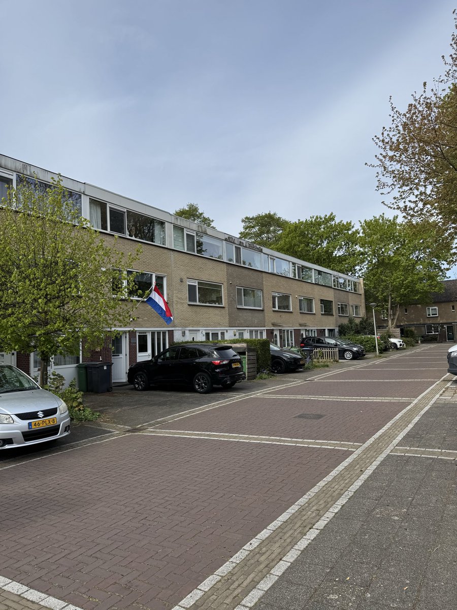 Ooit hing onze A’veense straat vol met vlaggen.