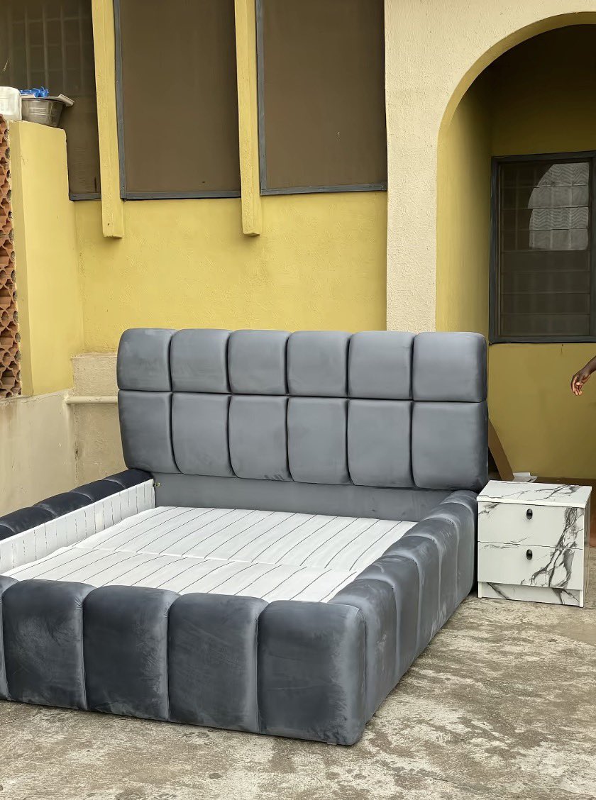 vikky3842's tweet photo. 4/5 Bedframe just going for 230k with one bed side 
WhatsApp number to place order 07054406642 https://t.co/X1yeejQJNJ