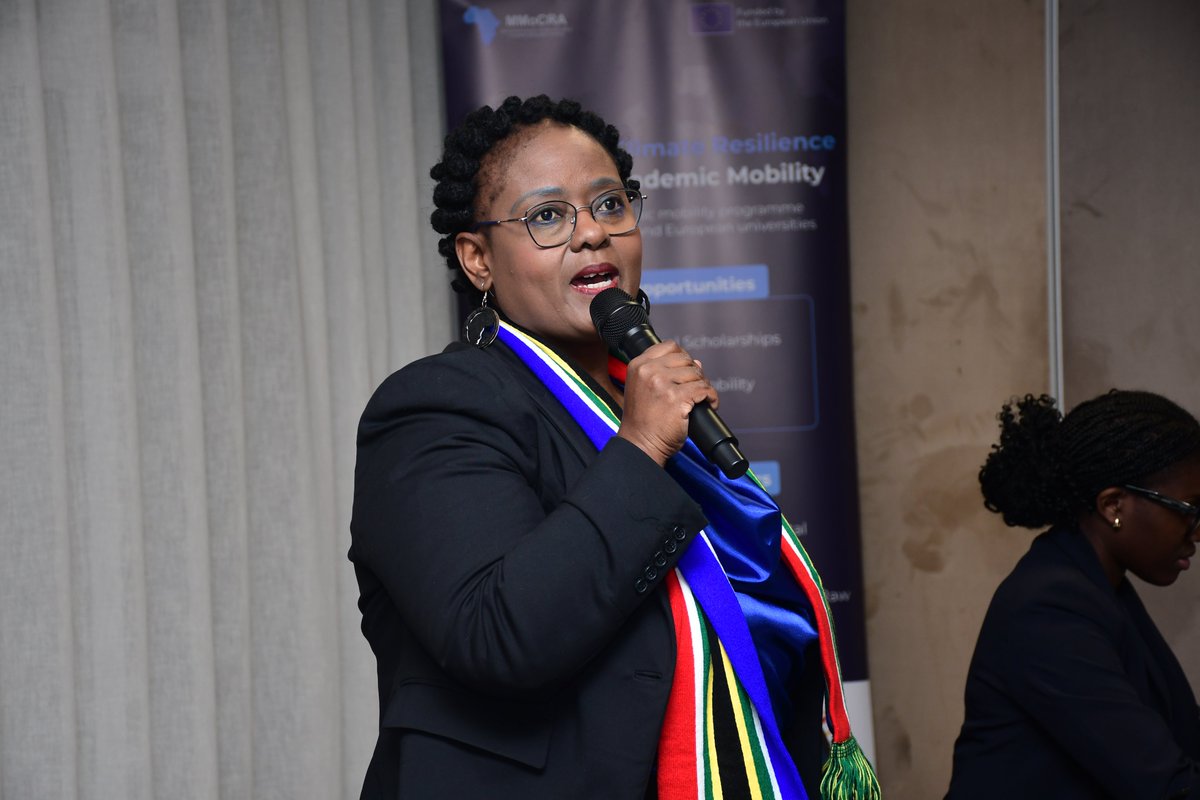 _MMoCRA's tweet photo. A powerful setting-Namibia���s landscape mirrors the goal: diverse elements coming together for resilient solutions.

 The mission is clear: to build a climate-resilient Africa through collaborative, multidisciplinary research and innovation. https://t.co/CCi0s6r5ct