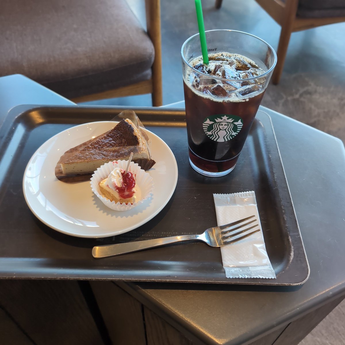 GG_WEB's tweet photo. タリーズのアイスコーヒーはマズイけど、スタバのは割と飲める。 https://t.co/o1xF7kz40p