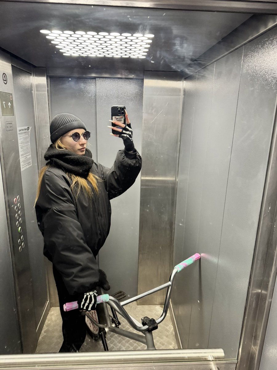 pasmurnyy benzol 🚬🐇 tweet media