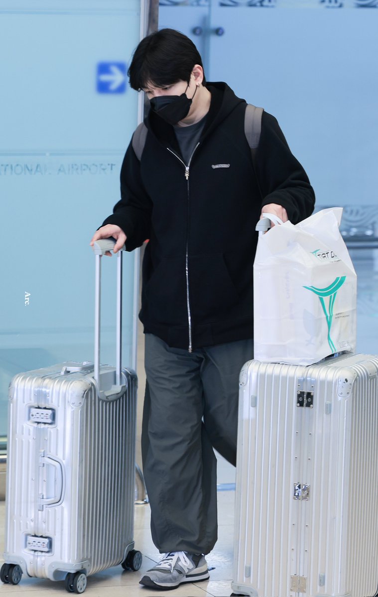 tika ♔ tweet media