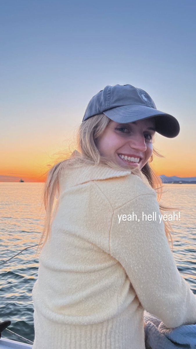 SavoyArchive's tweet photo. 📲 | Jasmin with Jenna Burgess via instagram stories 

“boat summer...?”
“yeah, hell yeah!” 
“call us if you have a boat” https://t.co/7d24crTd8r