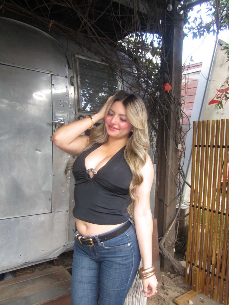 nat_cosplays_'s tweet image. 📷🍵🛍️ 
#matcha #shopping #camera #digicam #photoshoot