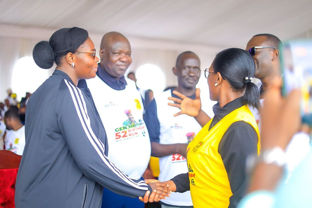 aniku_jakii256's tweet photo. PLU members, Ministers & MPs in celebrated 52 years of Muhoozi Kainerugaba.
Honoring a legacy of service, leadership & dedication to peace, security and accountability.
Graced by the presence of Deputy Speaker Thomas Tayebwa as Chief Guest.
#GeneralMK52 #Run4Hope #GoldenPosts https://t.co/Q8tPKjPEbo