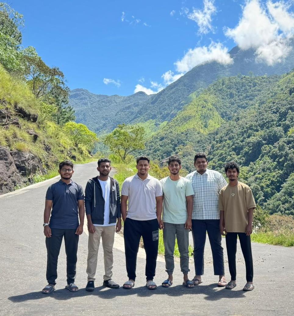 mafridhahamed56's tweet image. Squad ♥️✨️

#friends #biketour #peace #memories