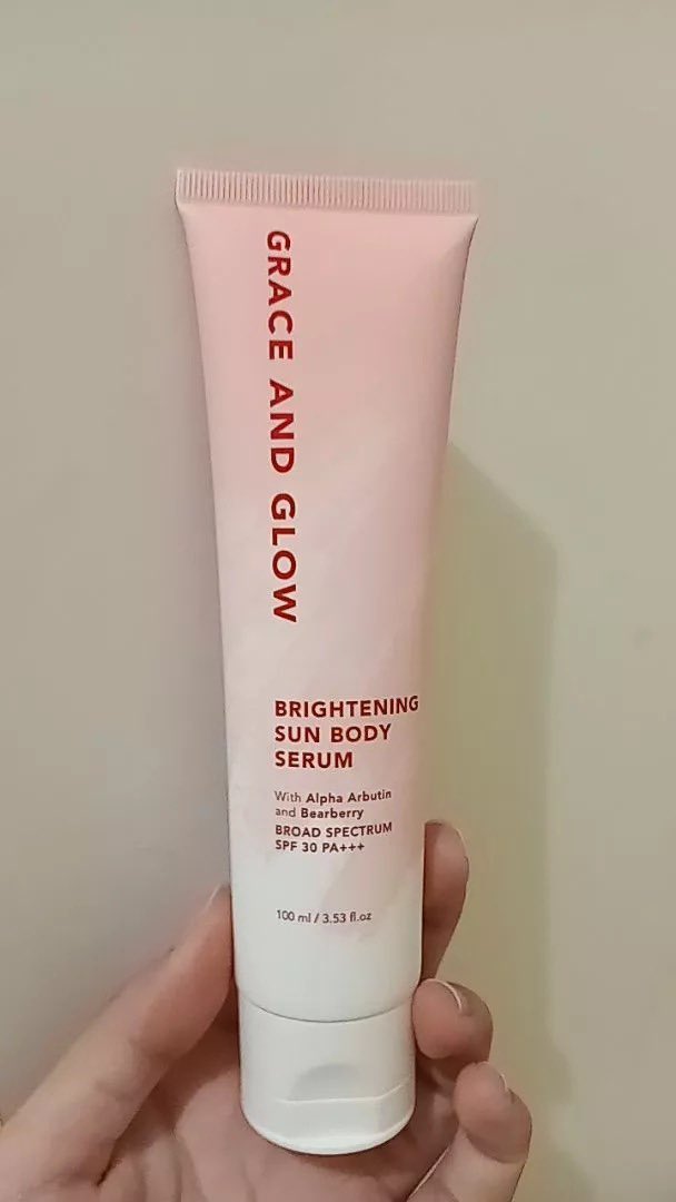 Viamonica4rb's tweet photo. Aku cuman pengen bilang makasi yg ngerekomendasiin body serum sebagus ini buat bikin kulit jadi lebih cerah😍 https://t.co/aVE1EXvt4x