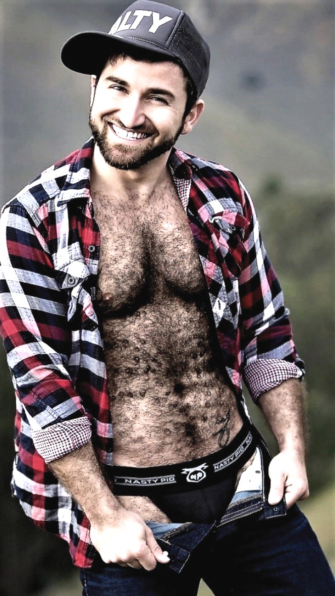 Fuck yeah!
#hairychest #hairymusclebear #hairycock #bulge #gayhairymen #hairylegs #hairyarms #hairypits #uncutcocks #hairybacks #happytrails