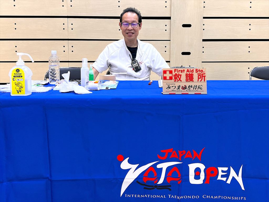 mitsuma6005's tweet photo. 第22回 JAPAN WATA オープン国際テコンドー選手権大会 大会医務＾＾大浜だいしんアリーナ2026.4.26今年も約500名の選手たちが熱い戦いを魅せてくれました。熱い応援、選手たちの泣き笑い、刺激的な１日。#テコンドー #WATAオープン2026 #大会医務 #大浜体育館 #国際大会 #みつま整骨院 #豊中市 https://t.co/tHjPFt4RP8