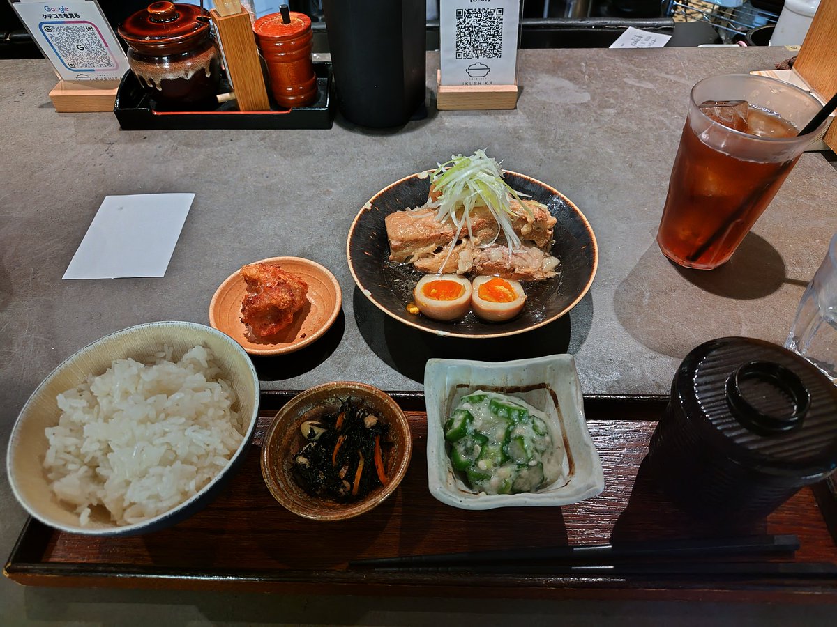teruna914's tweet photo. 今日は職場のお友達と推し活してきた！
土鍋で炊いたご飯、美味しかった😋角煮もトロトロでした🍴 https://t.co/ny5eeLMKDH