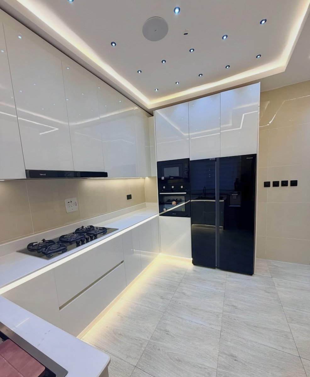 tibzkarts2's tweet image. Monday sets the tone for how you live.
Why not start it in a space designed for comfort, style and ease?

At @Tkproperty2 we don’t just offer homes, we deliver thoughtfully designed interiors that elevate everyday living.

#lnteriordesign #Propertymanagement