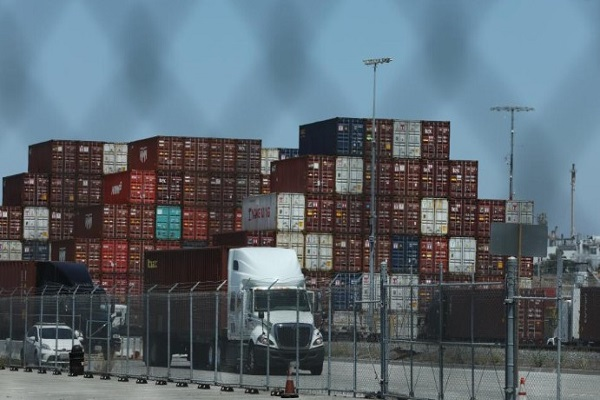 InvGurInd's tweet image. India`s national waterways support 145.84 MMT cargo transport in FY26; passenger traffic jumps nearly 6-fold

investmentguruindia.com/newsdetail/ind…

#Industry #UnionBudget #ShippingSector #CargoTransportation #NationalWaterways #CostalCargoPromotionScheme #Investmentguruindia